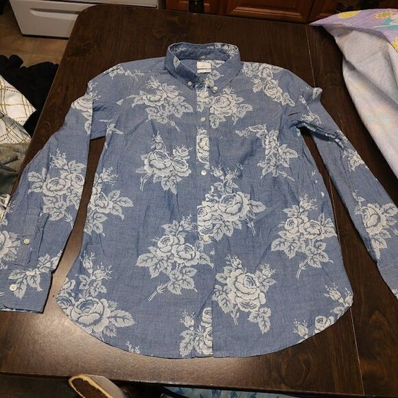 Gap Blue White Flowered Button Down Tailored Shirt Size Women's small - Picture 1 of 2